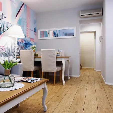Lora Luxury House Комо