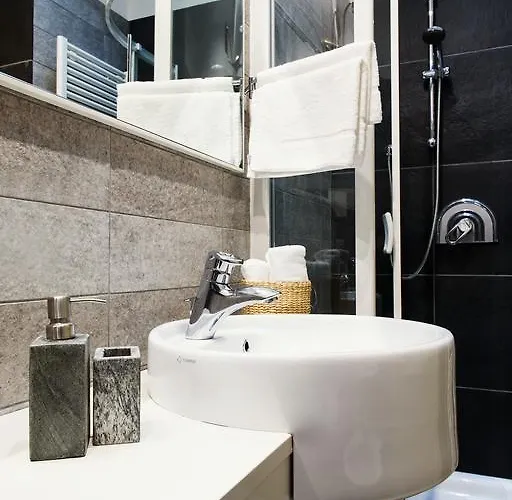 Lora Luxury House